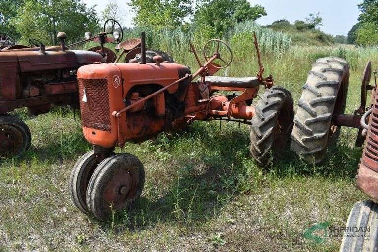 Allis-Chalmers Tractor image