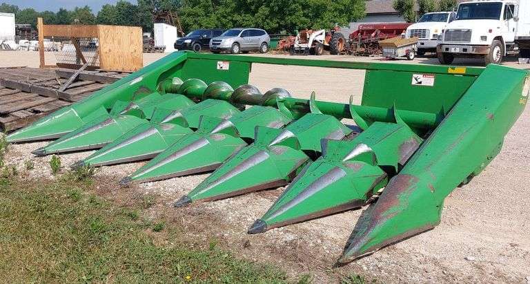 John Deere 643 Corn Head image