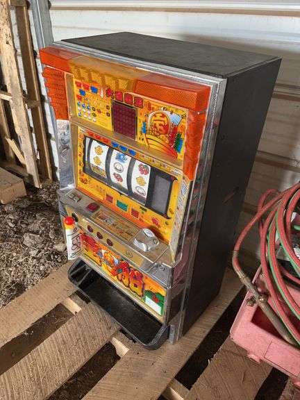 Slot machine, bldg:locked image