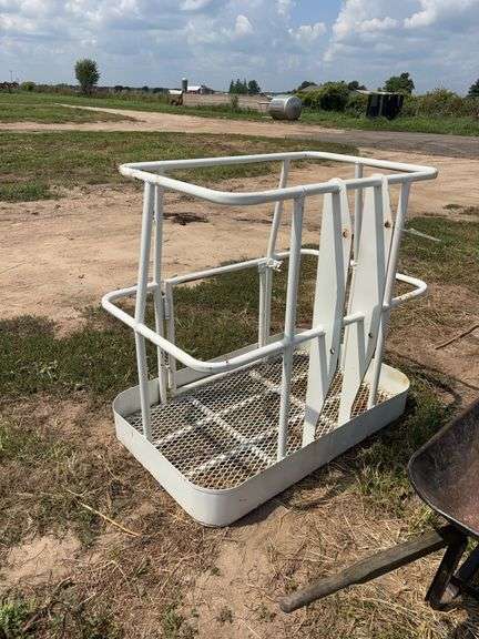 Man lift cage, row:6 image