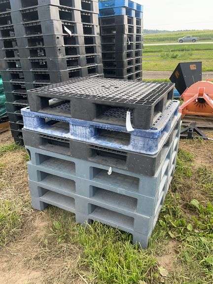 (7) heavy plastic pallets 43" x 50", row:4 image