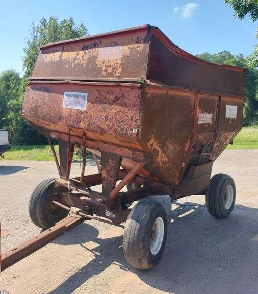 Underferth 275 Gravity Wagon