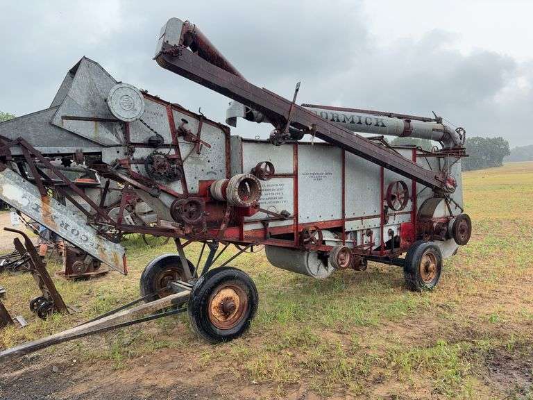 McCormick Threshing machine, S/N - C21186L image