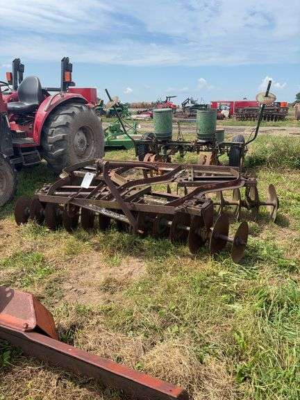 8'/2' Ford disk w/ flex hitch, row:3 image