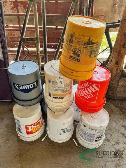 5 gallon buckets image