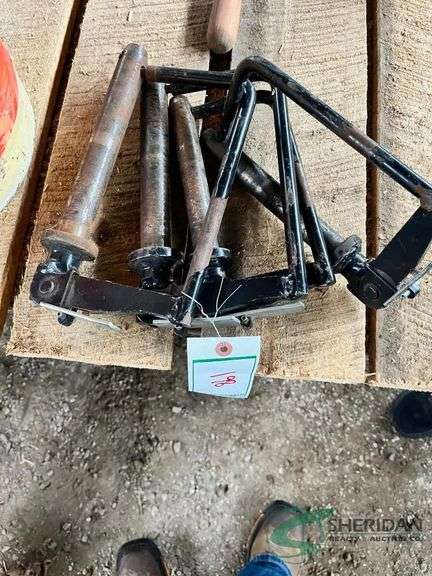Locking Hitch Pins image