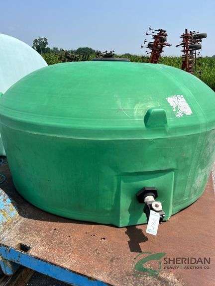 750 gallon poly tank image