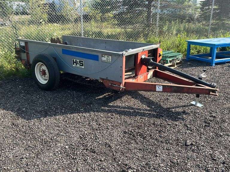 H & S Model 80 Manure Spreader image