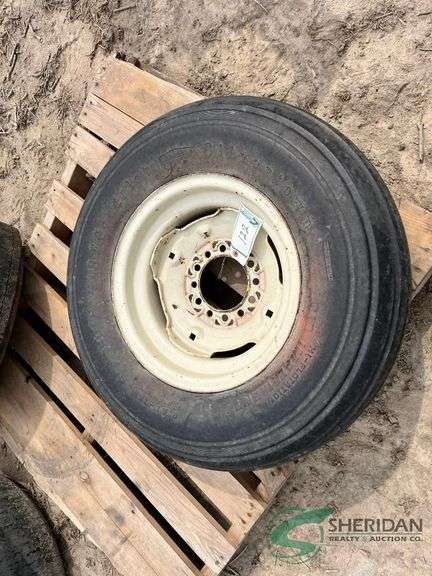 9.5L-15 Implement Tire and rims image