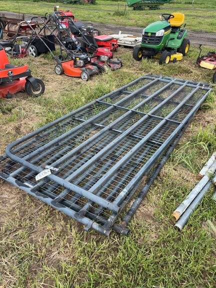 (3) Steel farm gates, row:4 image