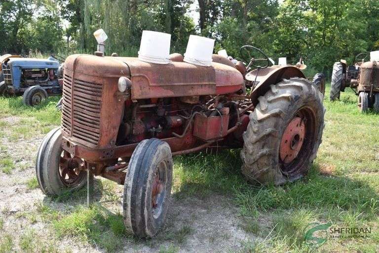Farmall W9 image