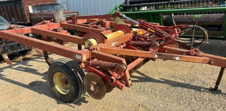 Krause 2880 7-Shank Chisel Plow image