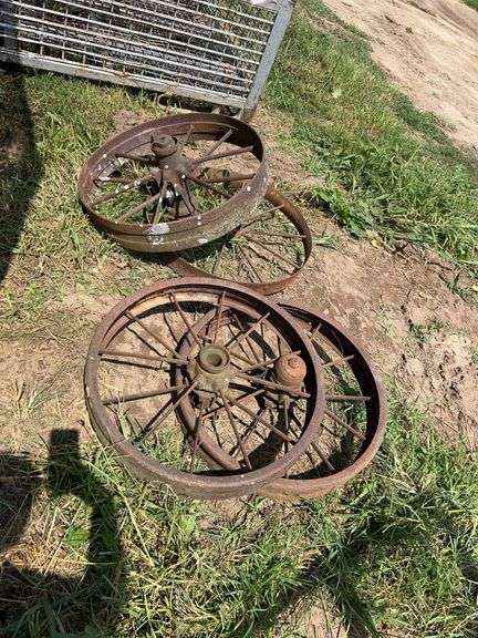 (4) Old steel wheels, row:7 image