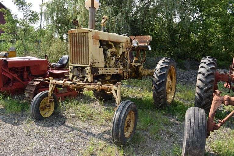 International 5040 Hi-Crop Tractor image