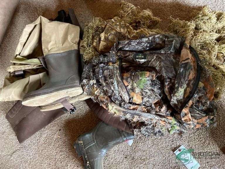 Waders and camo image