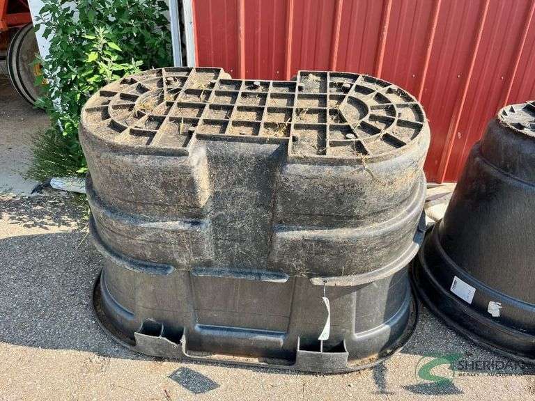 Rubbermaid 100 gallon tank image