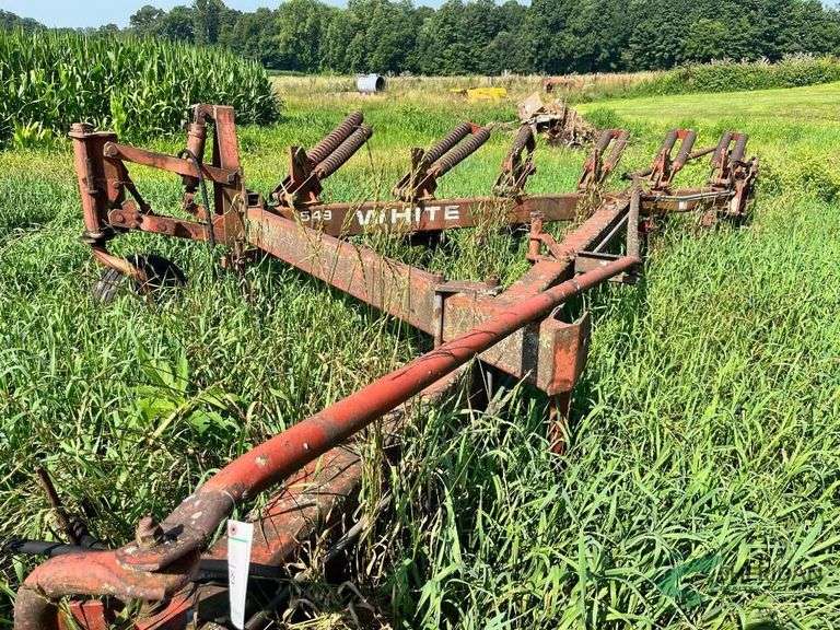 White 549 Mold Board plow, spring reset, 6 bottom image