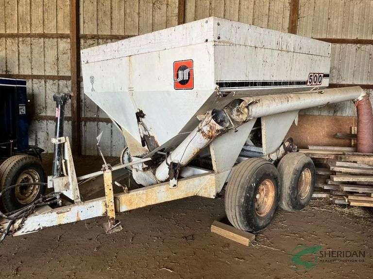 Wilmar 500 Fertilizer Cart/ Spreader with unload auger image