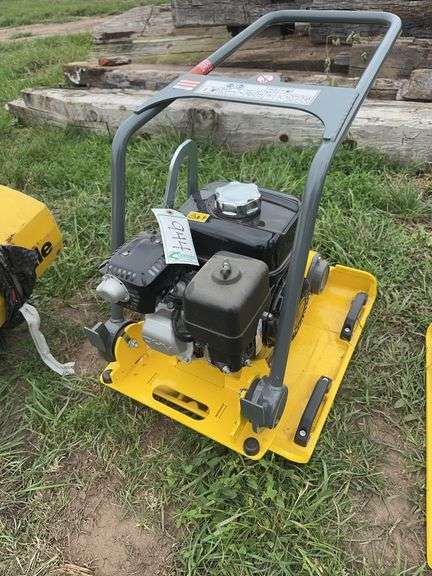 Wacker Neuson plate compacter, owner states unused, M bldg:hog image