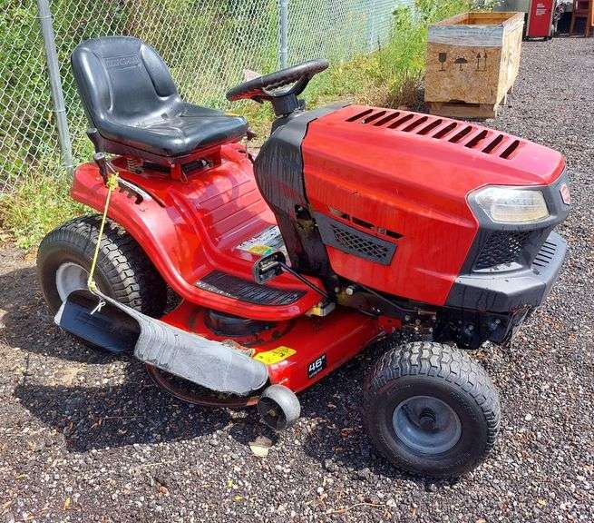Craftsman T1600 Riding Lawn Mower image