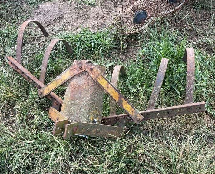 Category 0 3 pt. cultivator, row:9 image