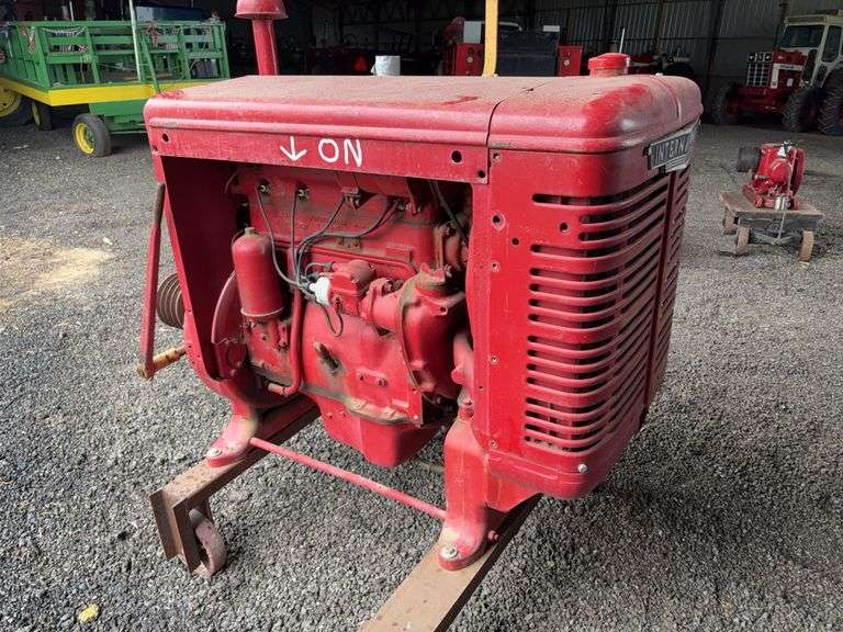 International U6 power unit on cart image
