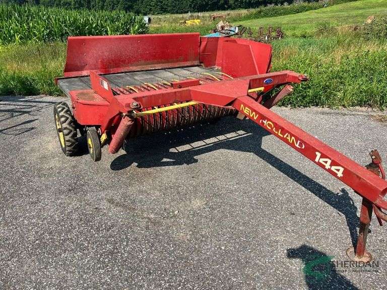 New Holland 144 Hay Inverter image
