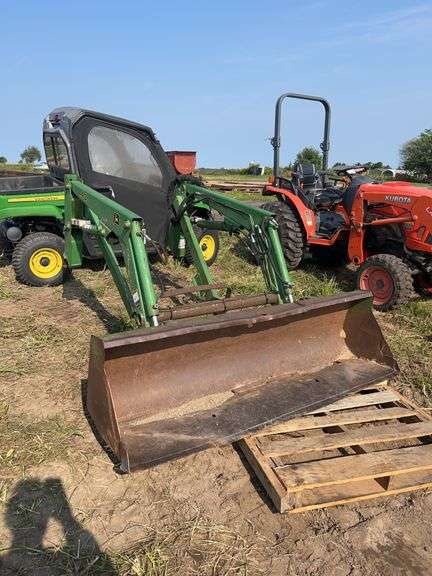 John Deere 440 loader, row:4 image
