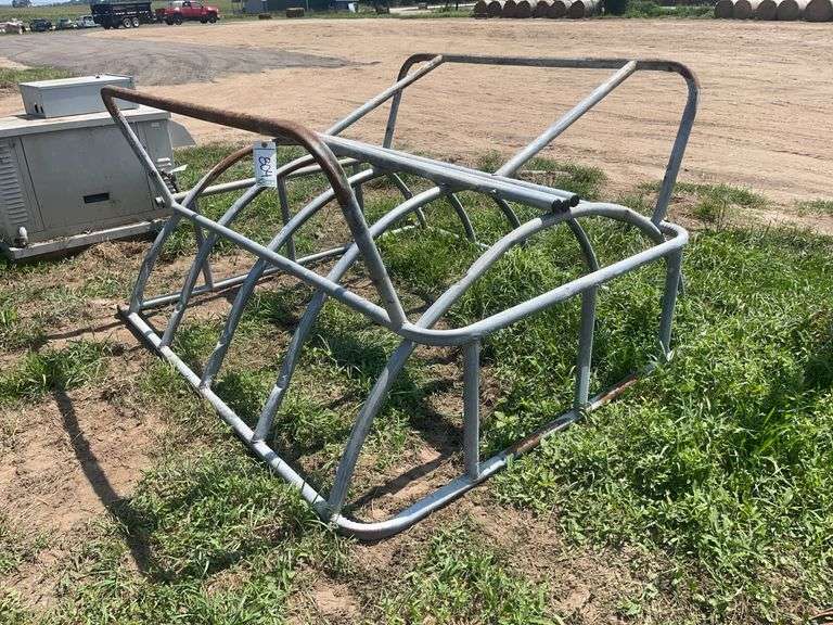 Round bale hay feeder, row:8 image