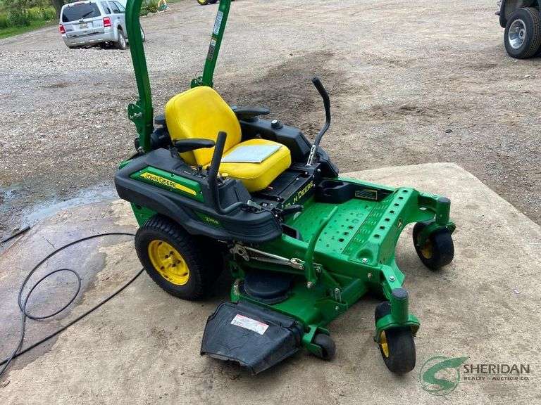 John Deere Z915B 52" Zero Turn Lawn Mower image