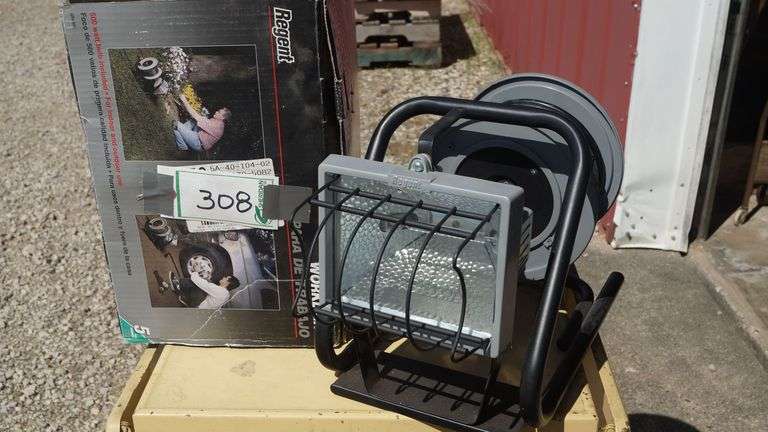 Halogen 500W Worklight w/ Extension Cord image