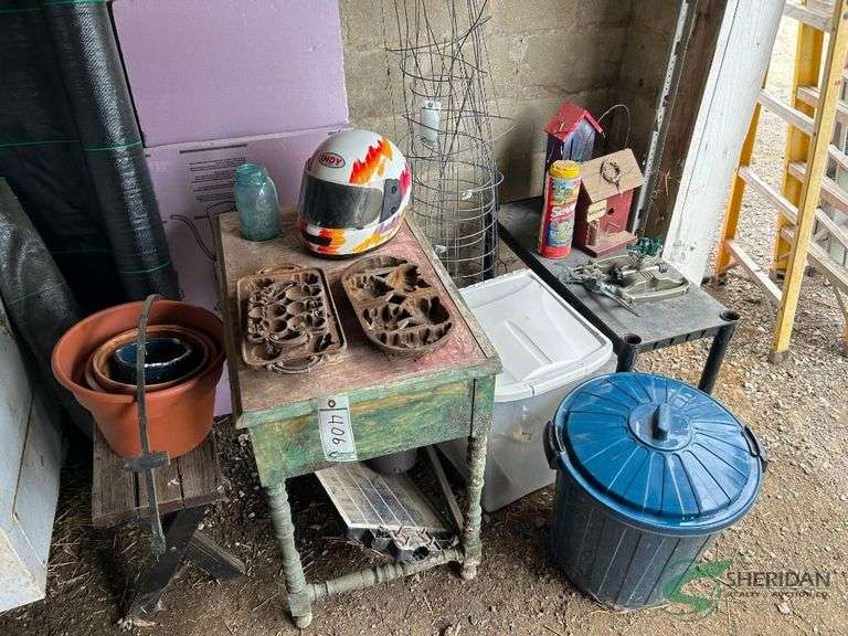 Contents of corner image