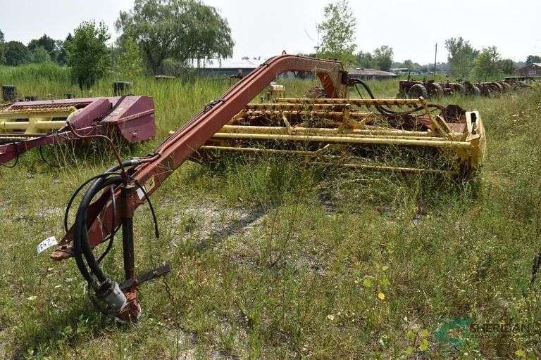 New Holland 499 Hay bine image