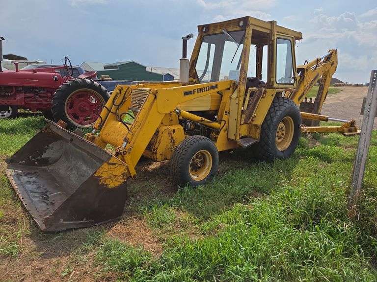 545 Ford Backhoe, k, row:1 image