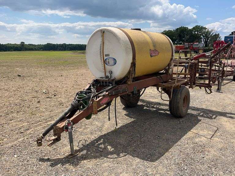 Demo 500 gallon field sprayer, 40 ft boom width image