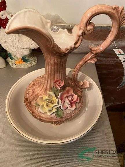 Wash pitcher with basin image