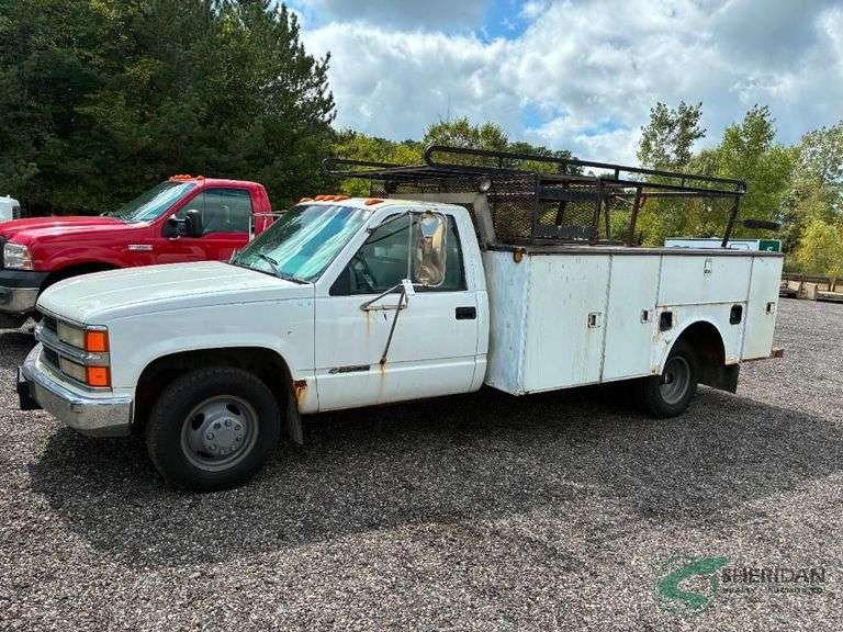 2000 Chevrolet C3500 Pickup Truck, VIN # 1GBJC34R1YF437945 image