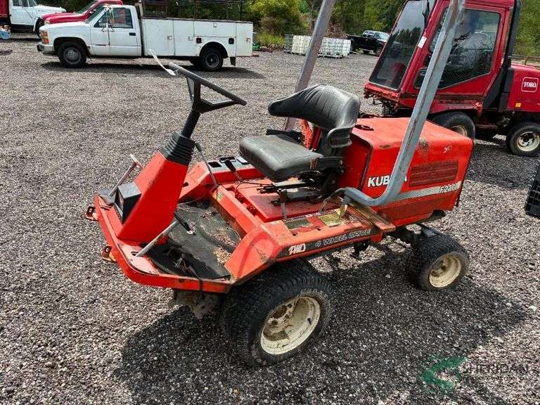 2001 Kubota F2100 PARTS image