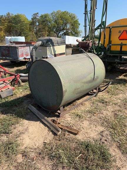 300 gallon farm fuel tank with electrical pump & hose, row:5 image