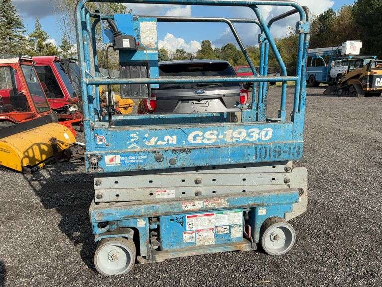 Genie 1930 updated control box runs and functions 19ft air 30” wide image