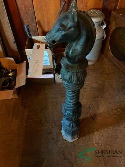 Horse post image