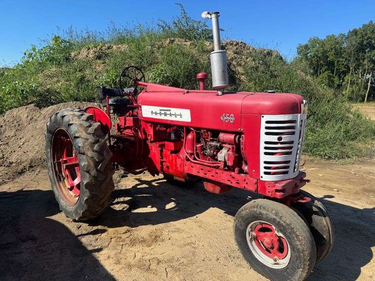 1957 Farmall 450 diesel tractor narrow front image