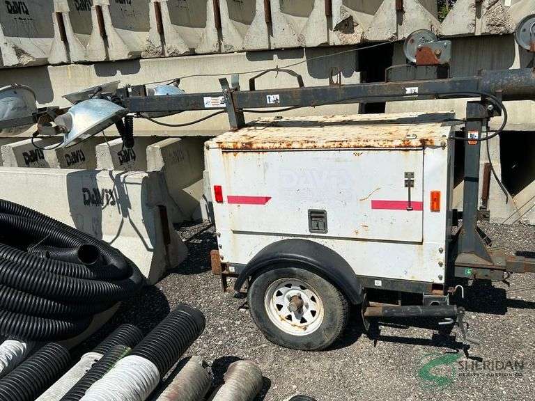 Generator Tower Light -one bulb doesn't work image