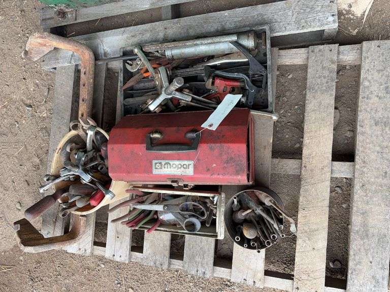 Misc. tools with tool box, bldg:Green image