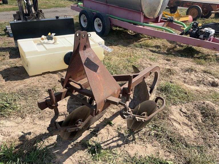 Deer born 3 pt. plow, row:4 image