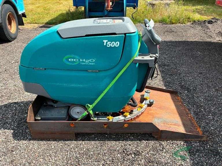 Tennant T500 Floor scrubber works 28" image
