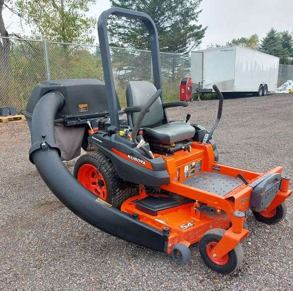 Kubota Z125 w/54" Mower and Bagger Collection System image