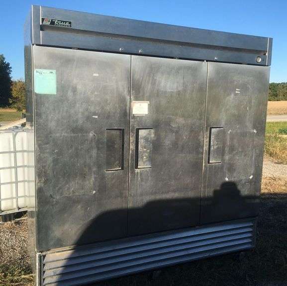 TRUE 3 Door Freezer image