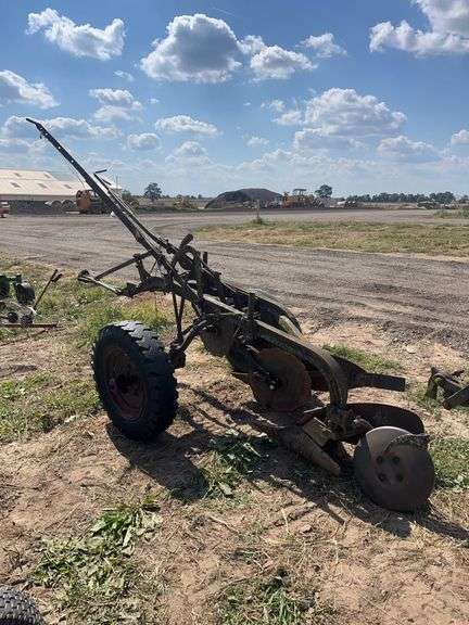 International little genius plow, row:4 image