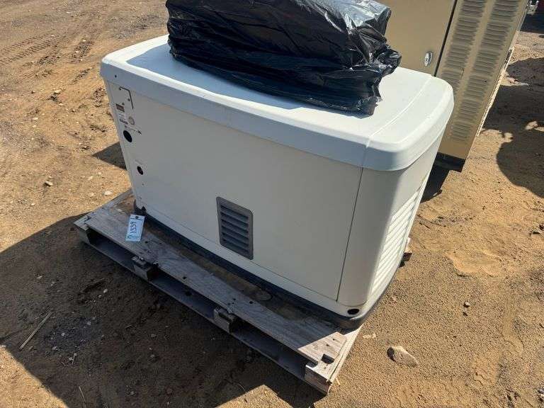 Generac 8kw Automatic generator, L/P or Nat Gas, comes with Automatic Transfer Switch image